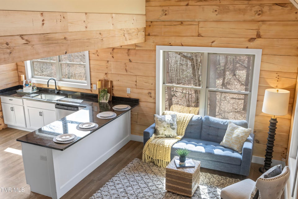 Photo #20: 954 Glasgow Street