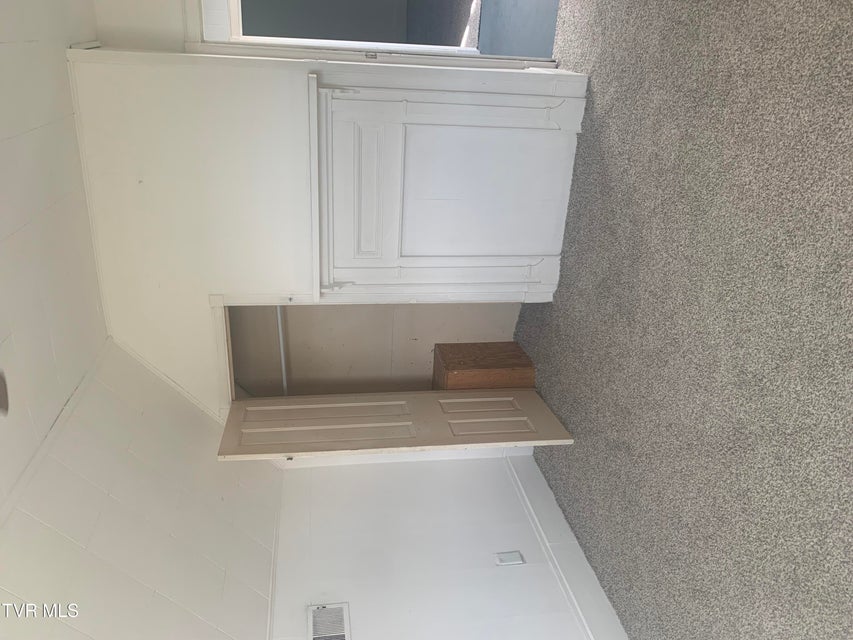 Photo #25: 160 Fox Glen Road