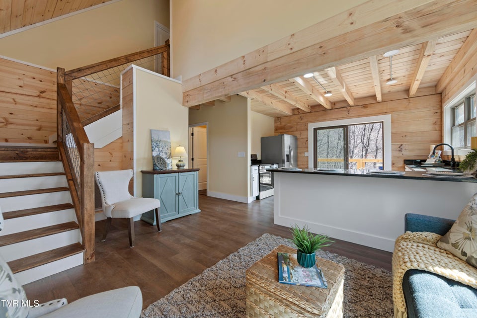 Photo #9: 954 Glasgow Street