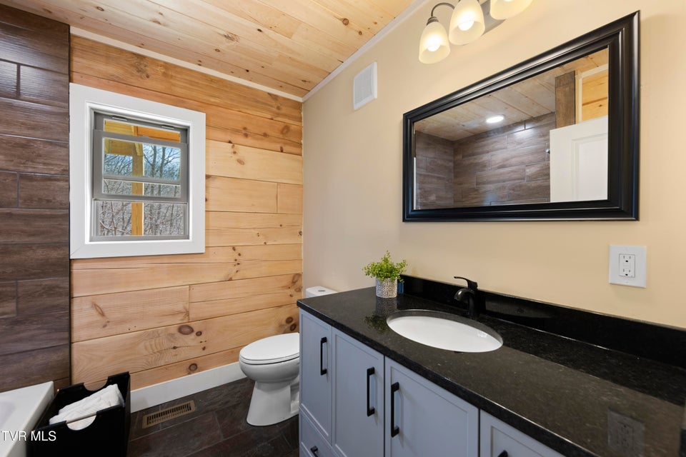 Photo #38: 954 Glasgow Street