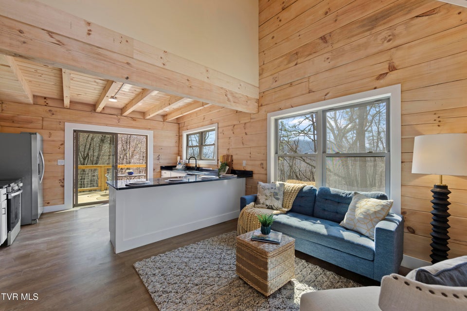 Photo #8: 954 Glasgow Street