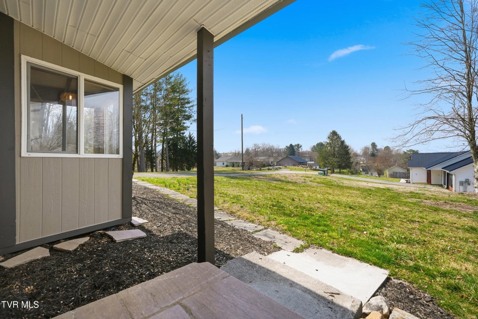 Photo #4: 24116 Quintana Street