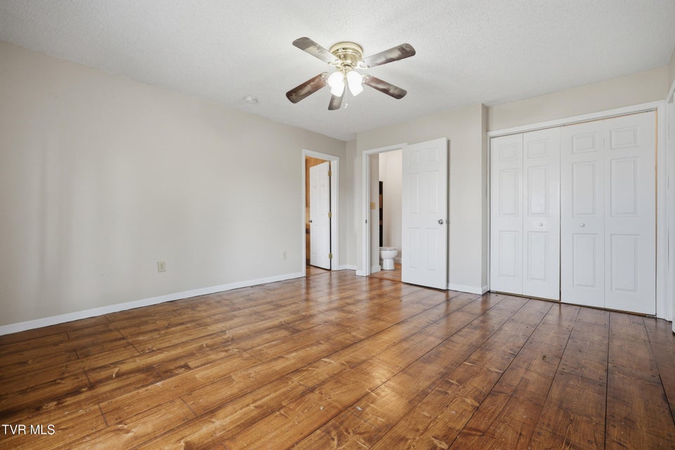 Photo #16: 24116 Quintana Street