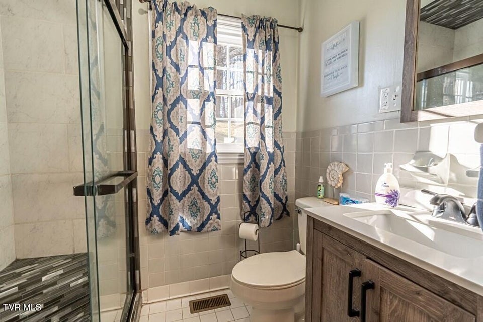 Photo #10: 12104 Linden Street