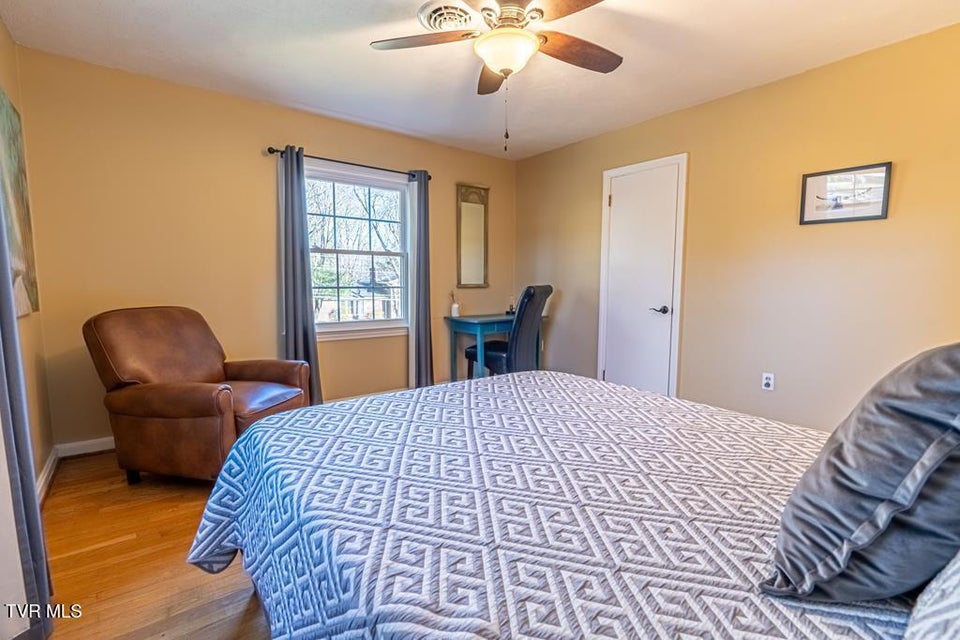 Photo #32: 12104 Linden Street