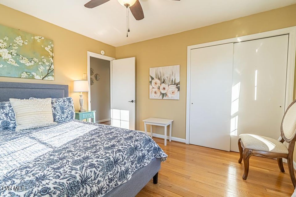 Photo #35: 12104 Linden Street