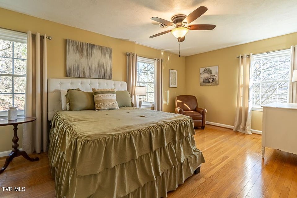 Photo #37: 12104 Linden Street