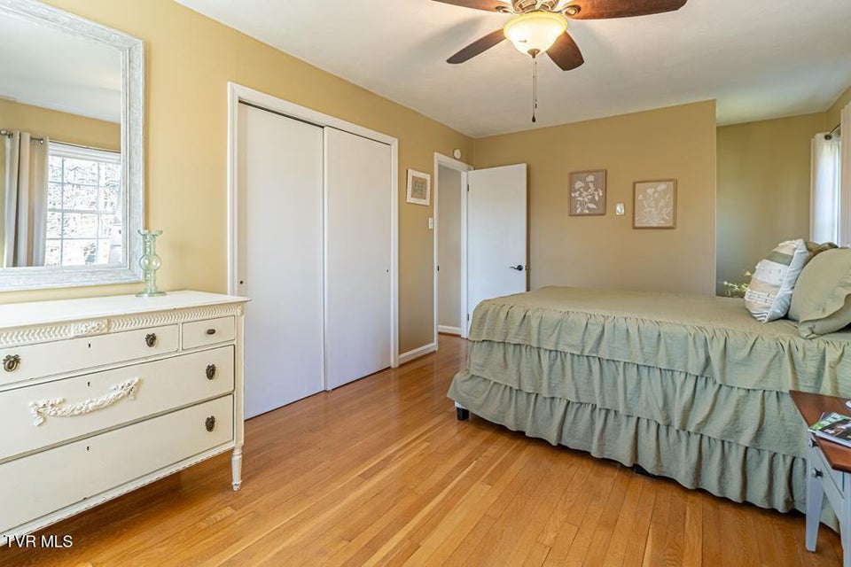 Photo #40: 12104 Linden Street