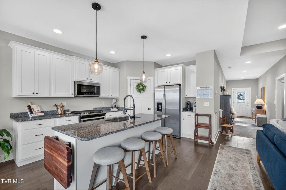 Photo #11: 118 Gunners Way