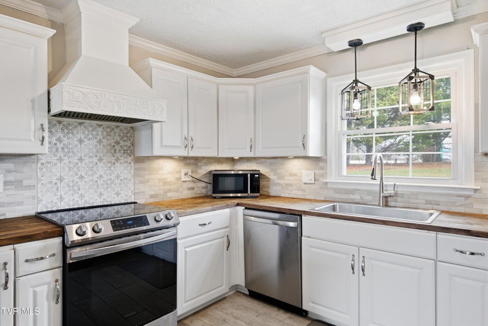 Photo #14: 1270 Crestview Drive