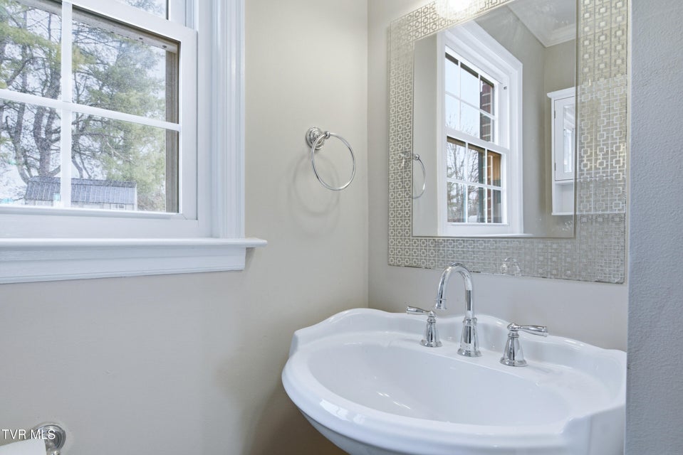 Photo #30: 1270 Crestview Drive