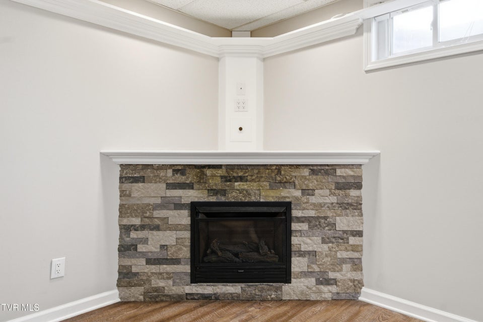 Photo #53: 1270 Crestview Drive