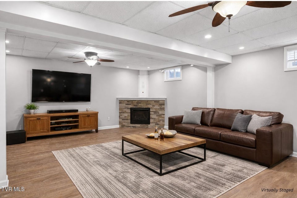 Photo #51: 1270 Crestview Drive