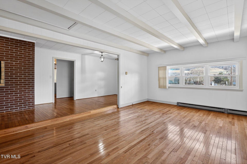 Photo #5: 42 Hurt Avenue