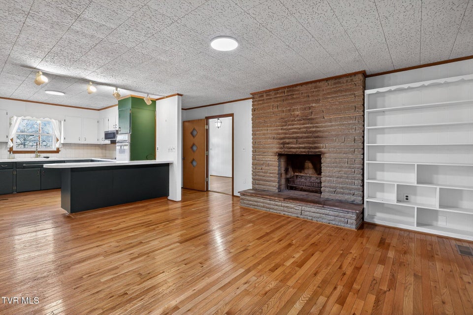 Photo #7: 42 Hurt Avenue