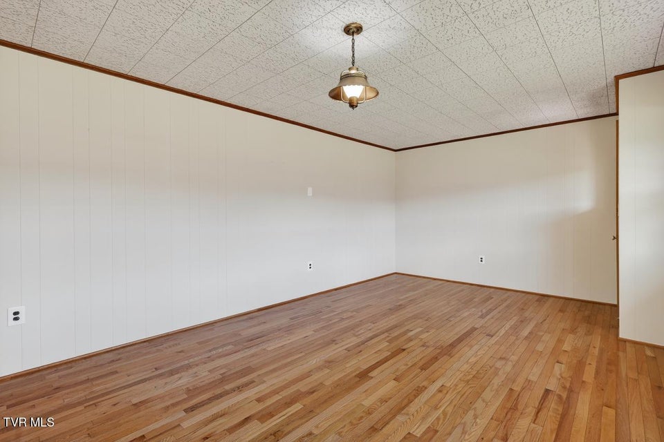 Photo #17: 42 Hurt Avenue