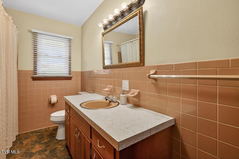 Photo #24: 42 Hurt Avenue