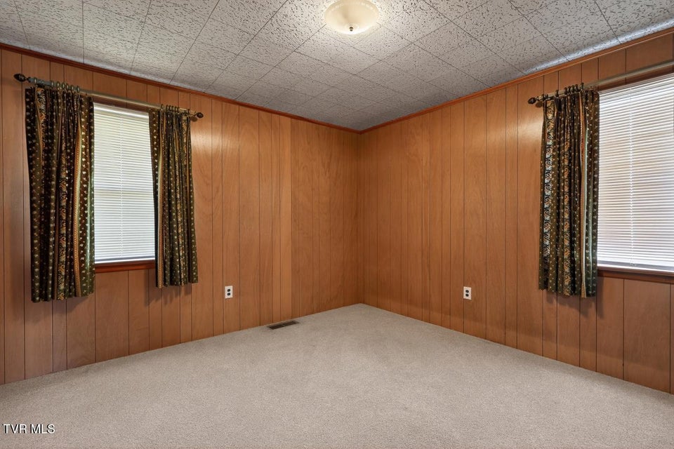 Photo #25: 42 Hurt Avenue