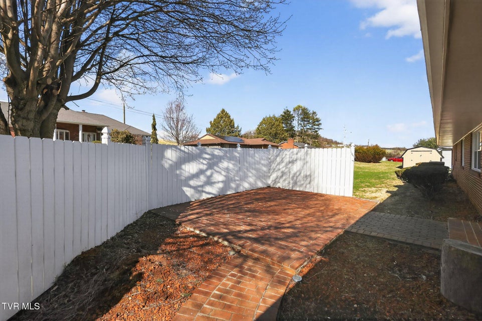 Photo #29: 42 Hurt Avenue