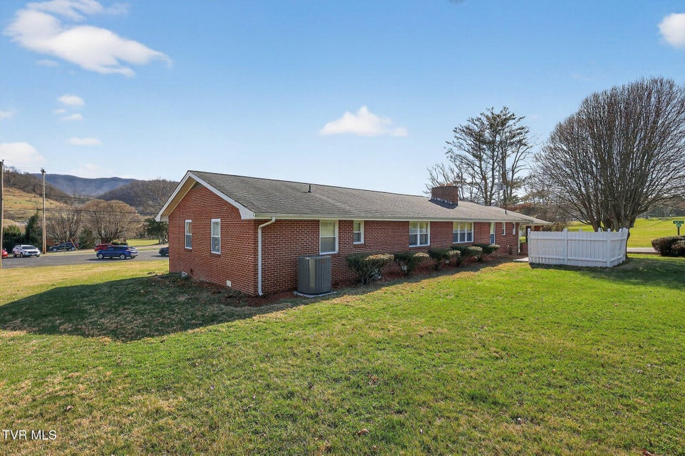 Photo #30: 42 Hurt Avenue