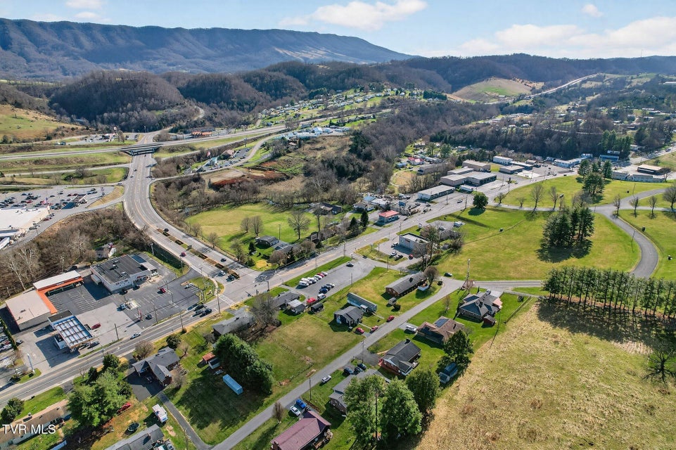 Photo #35: 42 Hurt Avenue