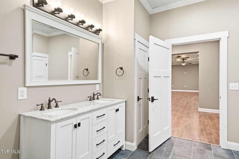 Photo #49: 442 Grovemont Place