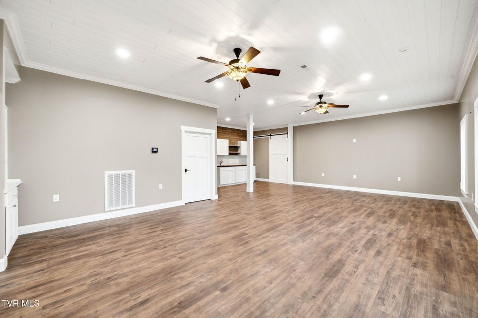 Photo #41: 442 Grovemont Place