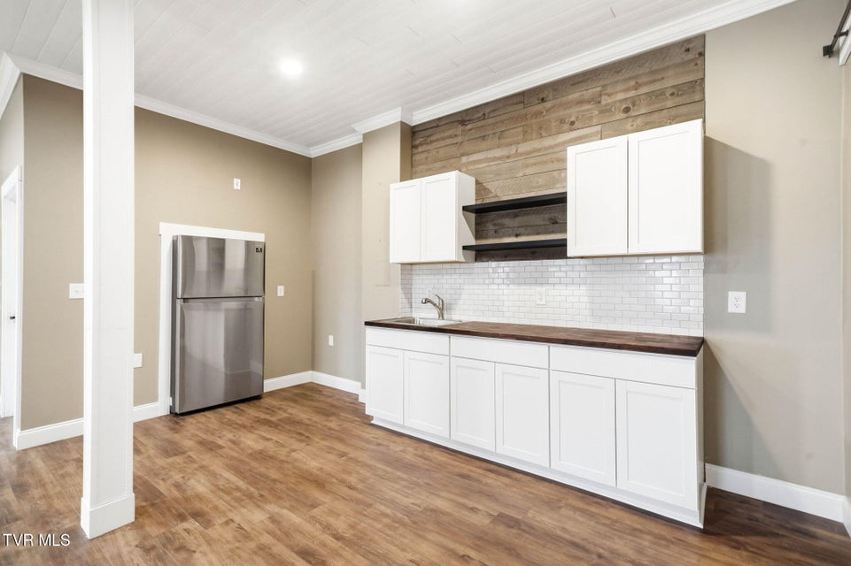 Photo #44: 442 Grovemont Place