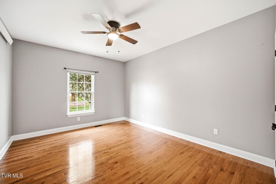 Photo #31: 442 Grovemont Place