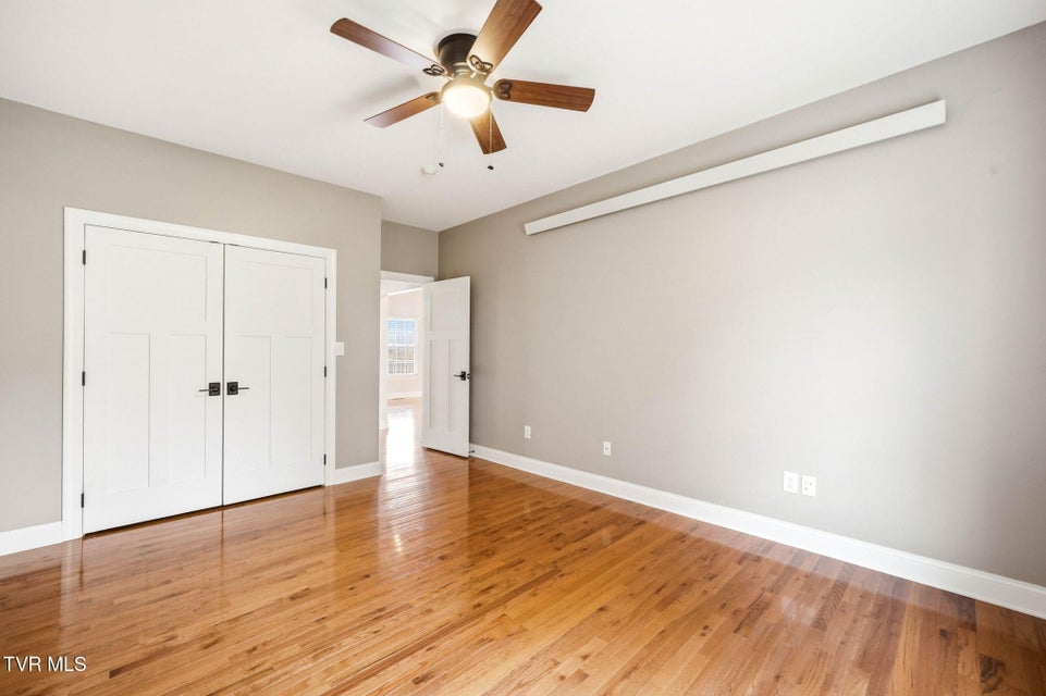 Photo #32: 442 Grovemont Place