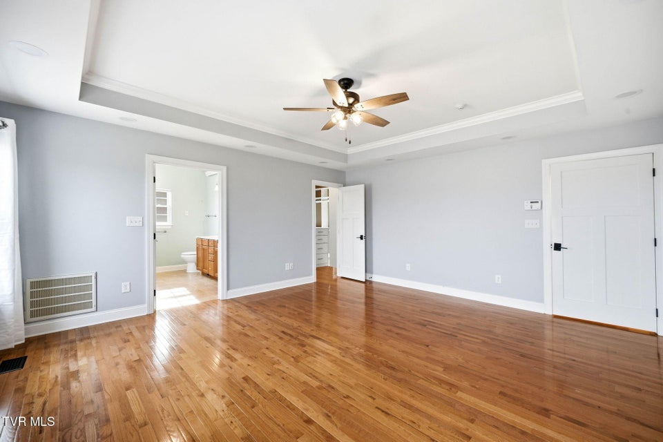 Photo #23: 442 Grovemont Place