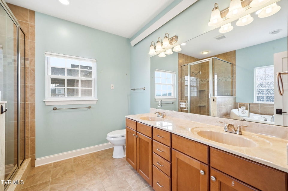 Photo #26: 442 Grovemont Place