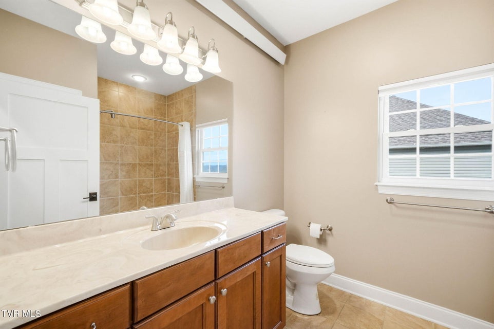 Photo #35: 442 Grovemont Place