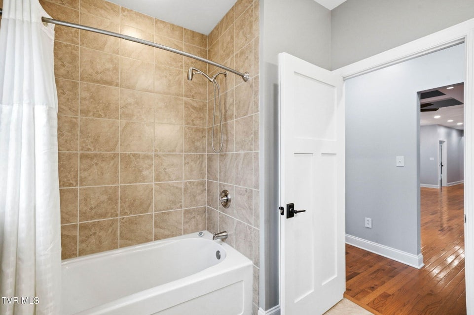 Photo #36: 442 Grovemont Place