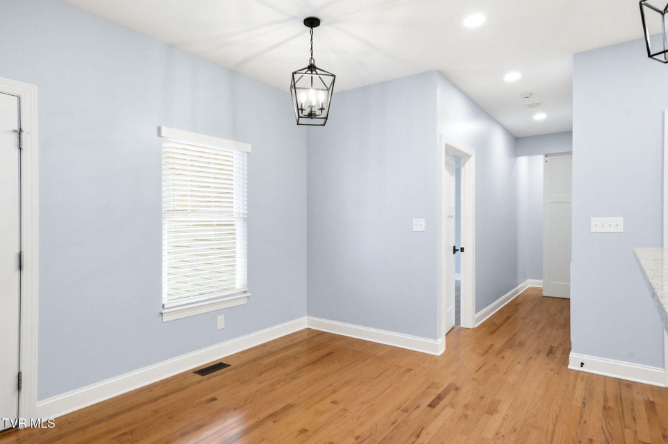 Photo #14: 442 Grovemont Place