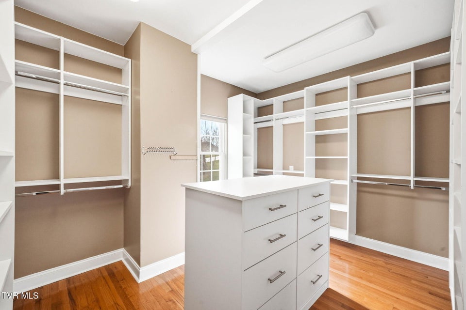 Photo #25: 442 Grovemont Place