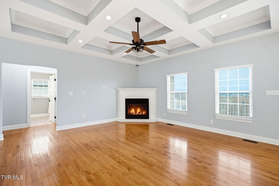 Photo #10: 442 Grovemont Place