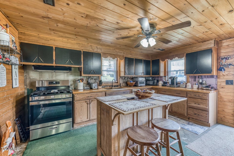 Photo #4: 105 Hubbard Road