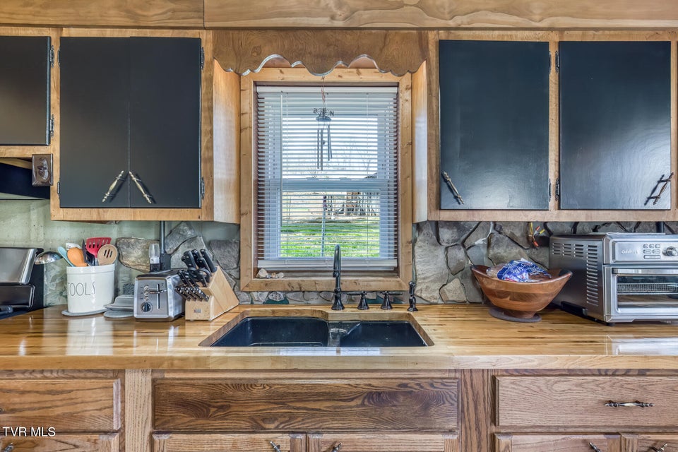 Photo #5: 105 Hubbard Road