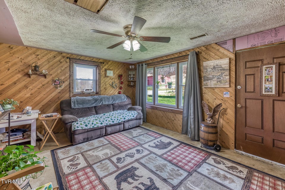 Photo #8: 105 Hubbard Road