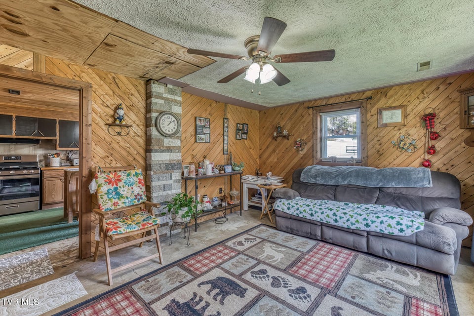 Photo #9: 105 Hubbard Road