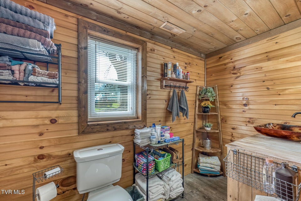 Photo #16: 105 Hubbard Road