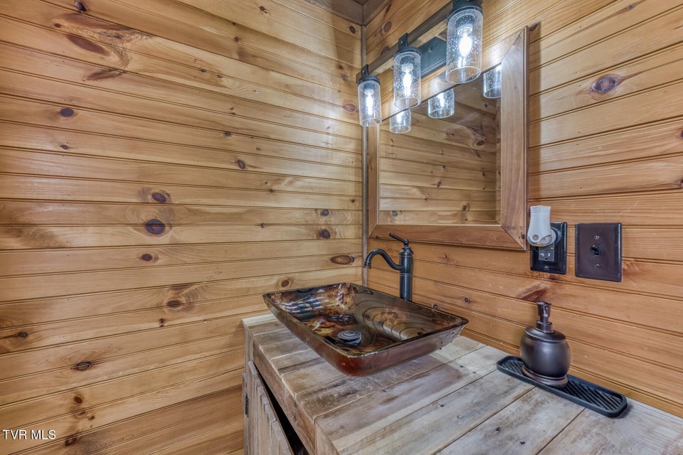 Photo #17: 105 Hubbard Road