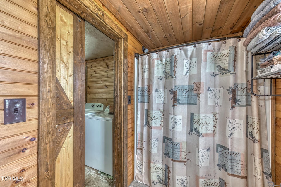 Photo #18: 105 Hubbard Road