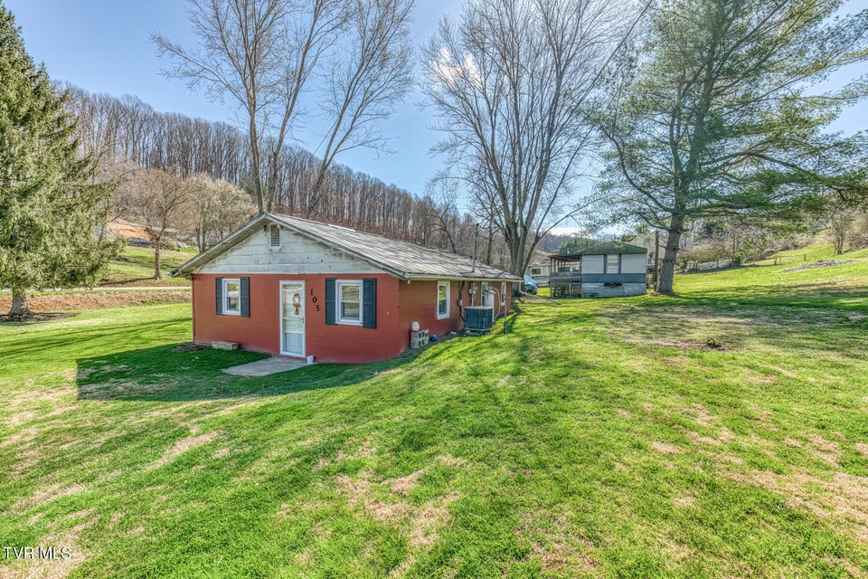 Photo #22: 105 Hubbard Road