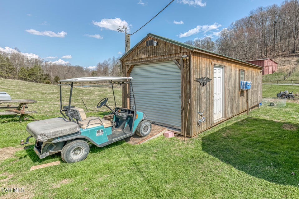 Photo #30: 105 Hubbard Road