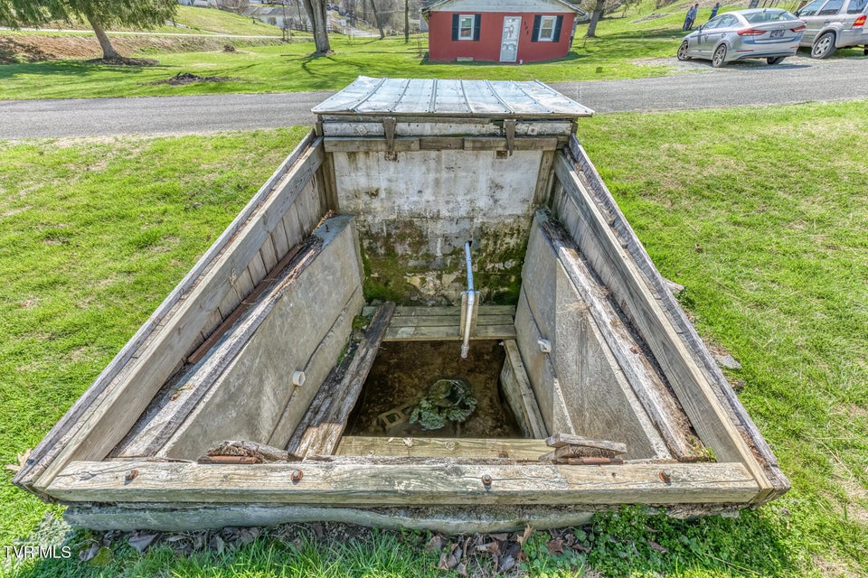 Photo #33: 105 Hubbard Road