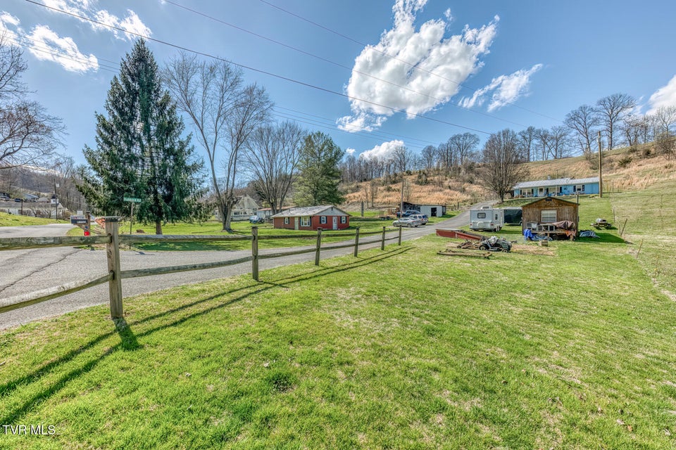 Photo #34: 105 Hubbard Road