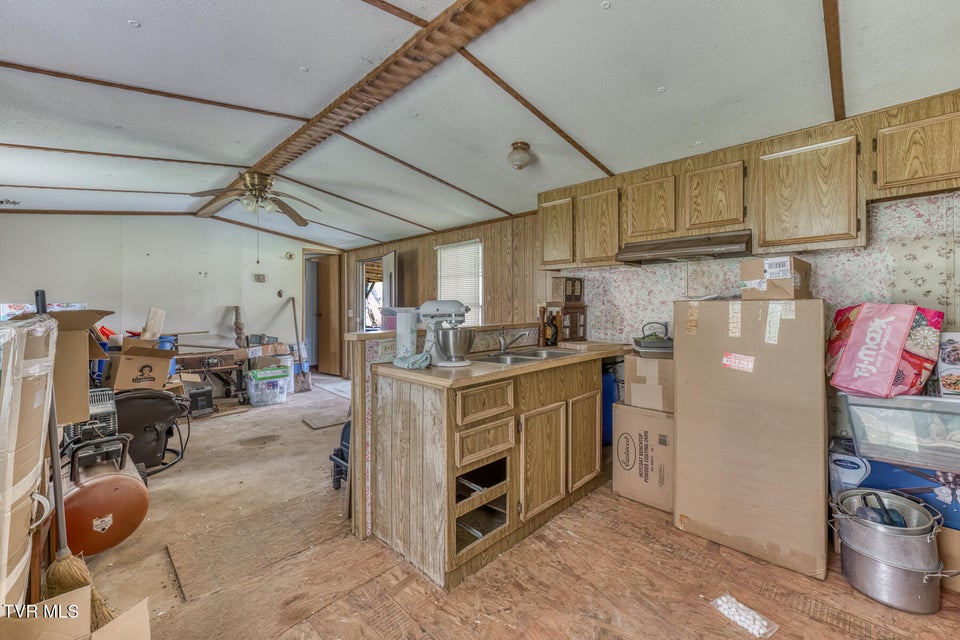 Photo #42: 105 Hubbard Road