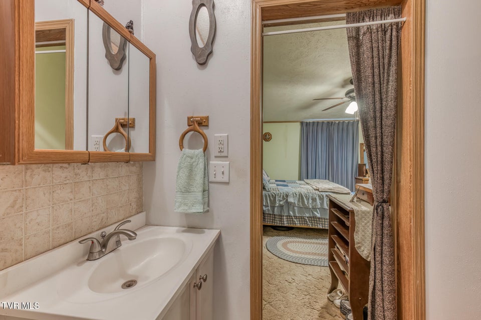 Photo #13: 184 Kiser Circle